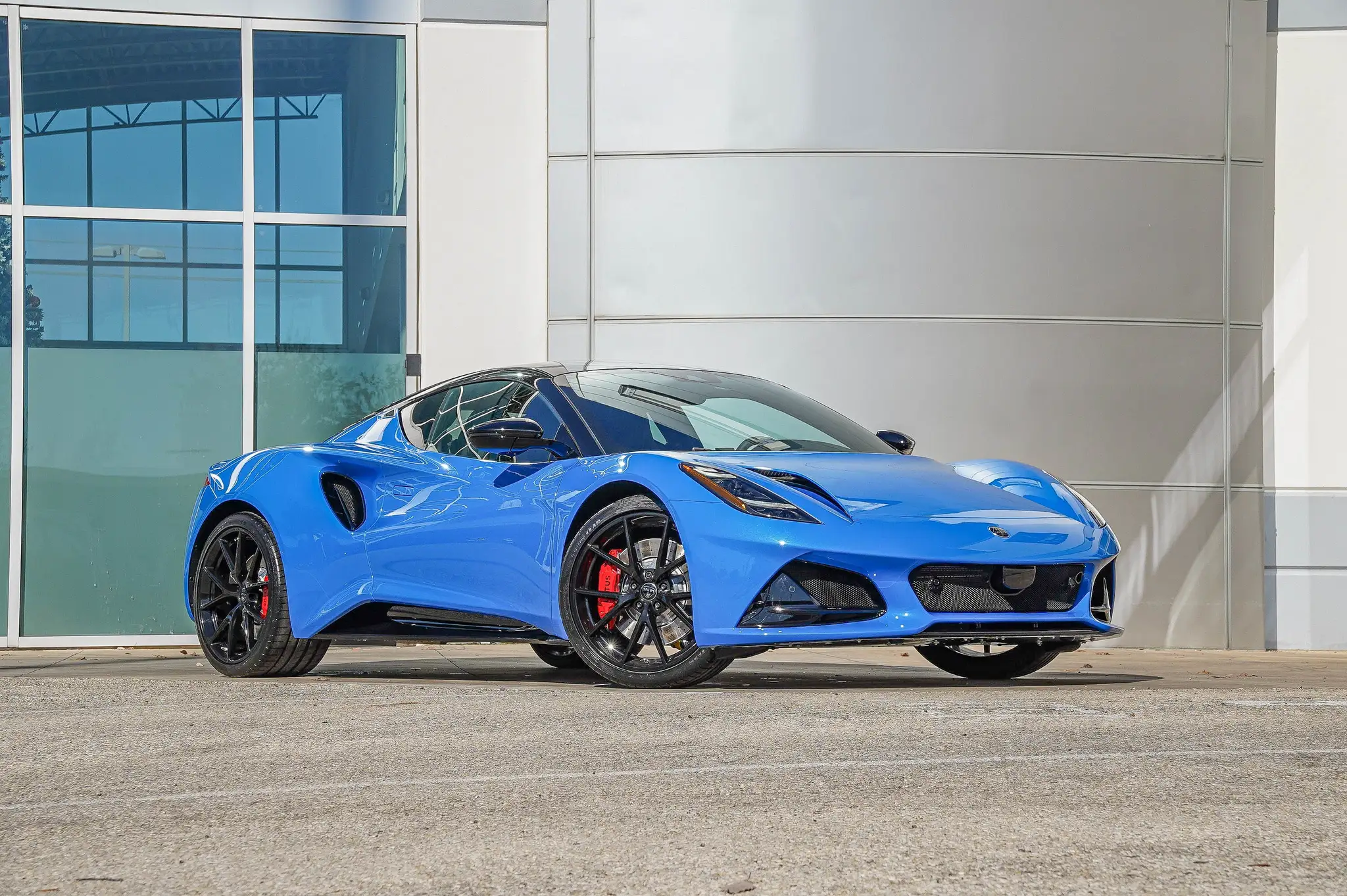 2026 Lotus Emira undefined photo 1