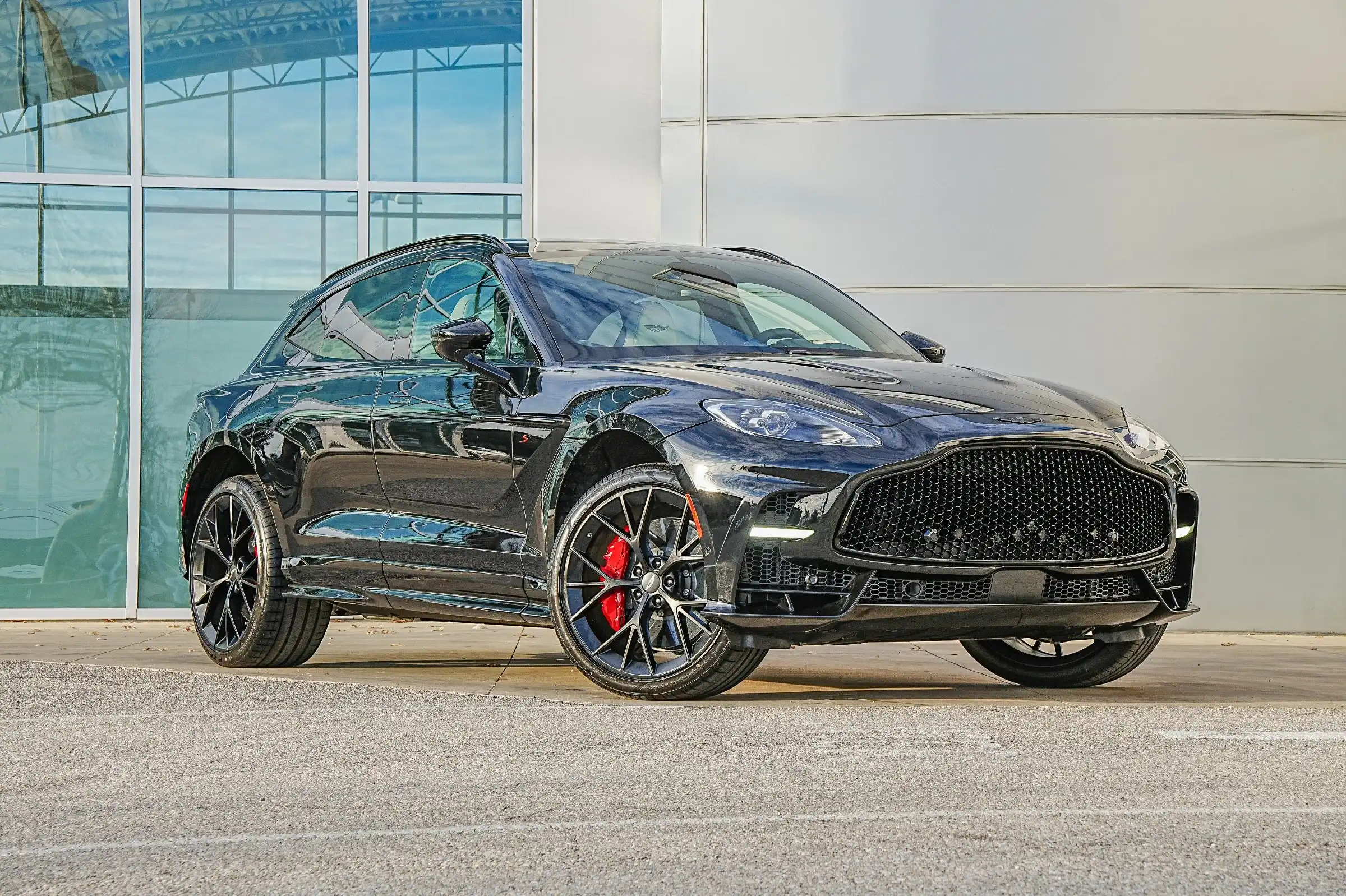 2026 Aston Martin DBX 4.0 V8 S AWD's photo
