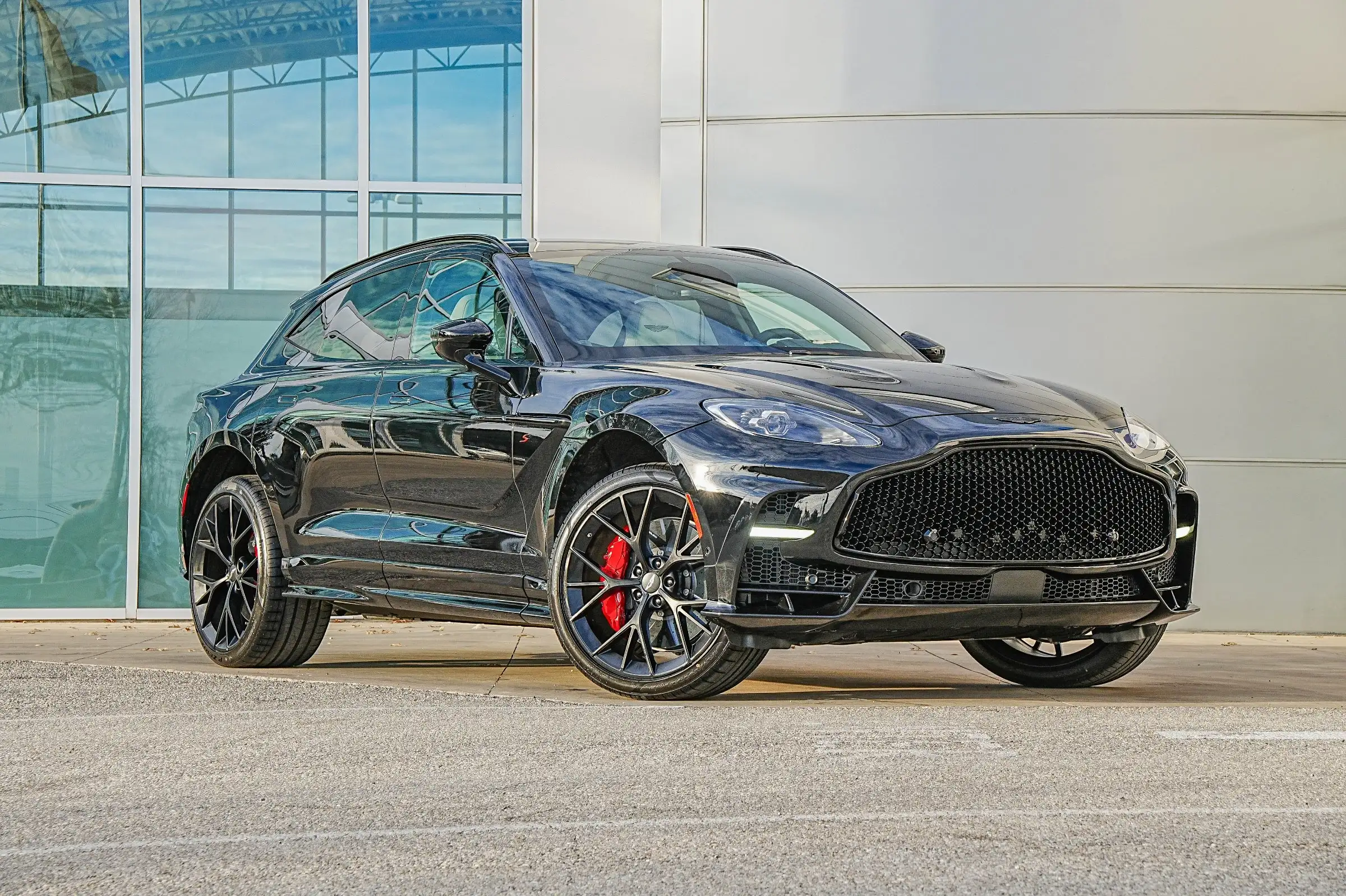 2026 Aston Martin DBX 4.0 V8 S AWD's photo