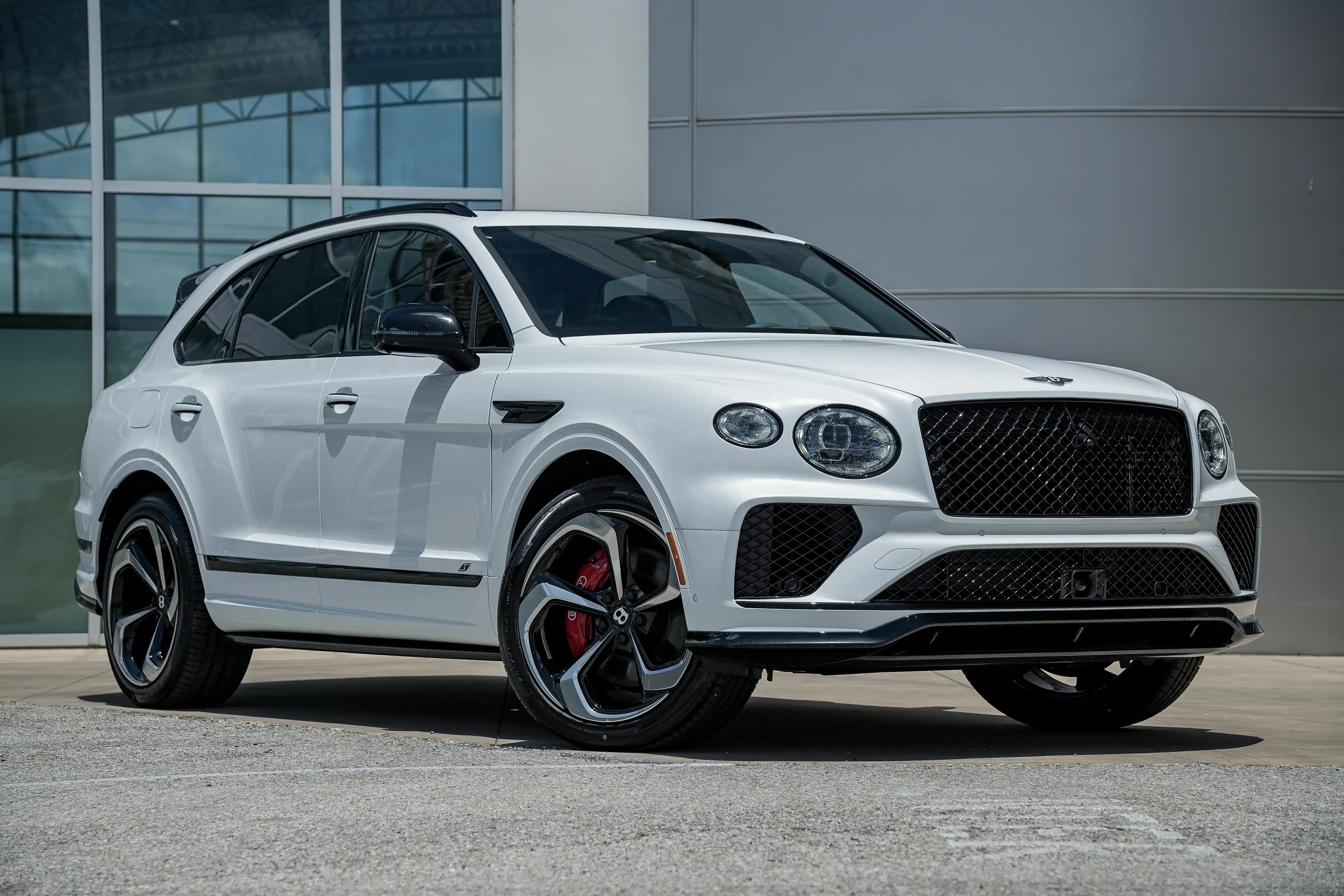 2025 Bentley Bentayga V8 S's photo