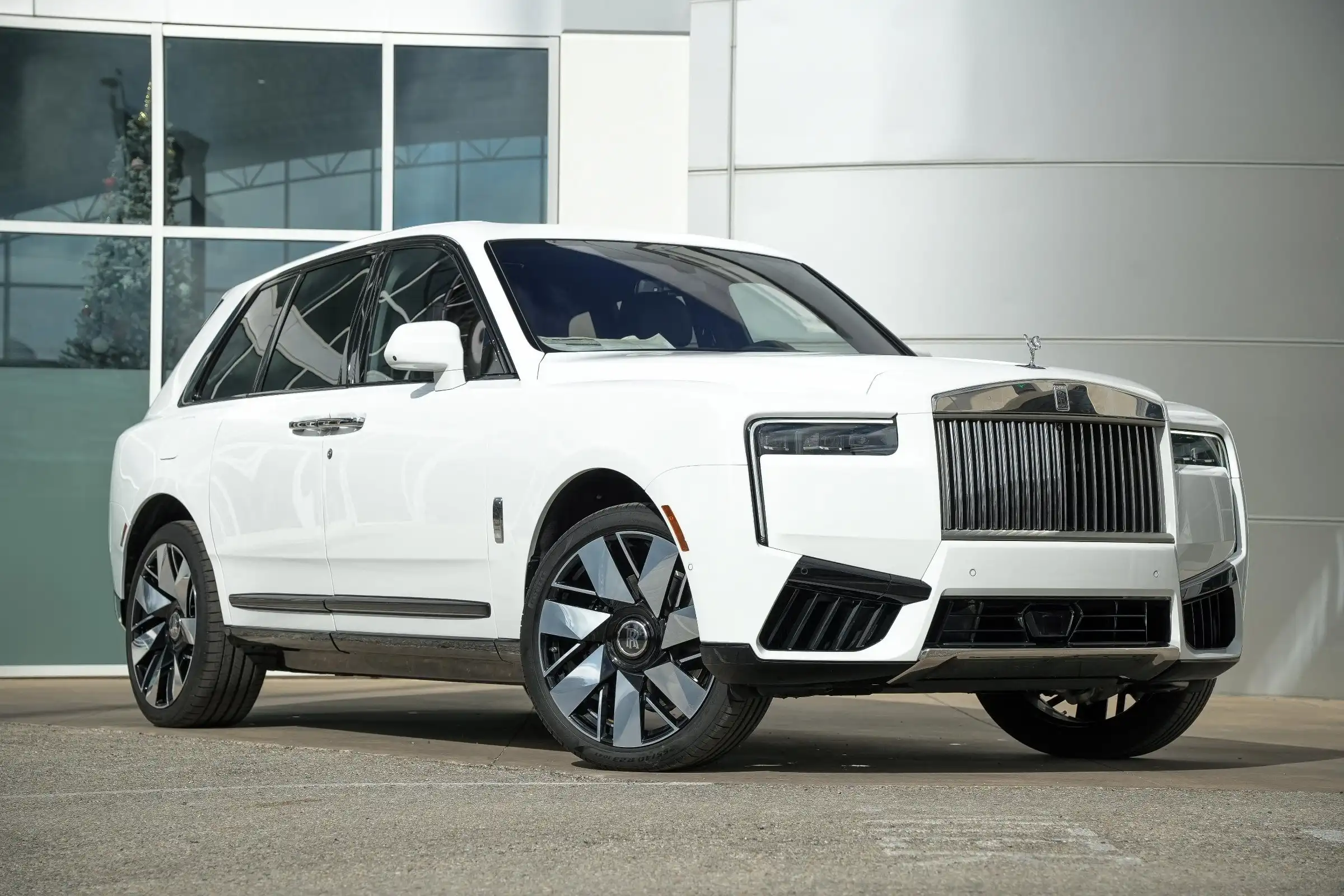 2026 Rolls-Royce Cullinan Base's photo