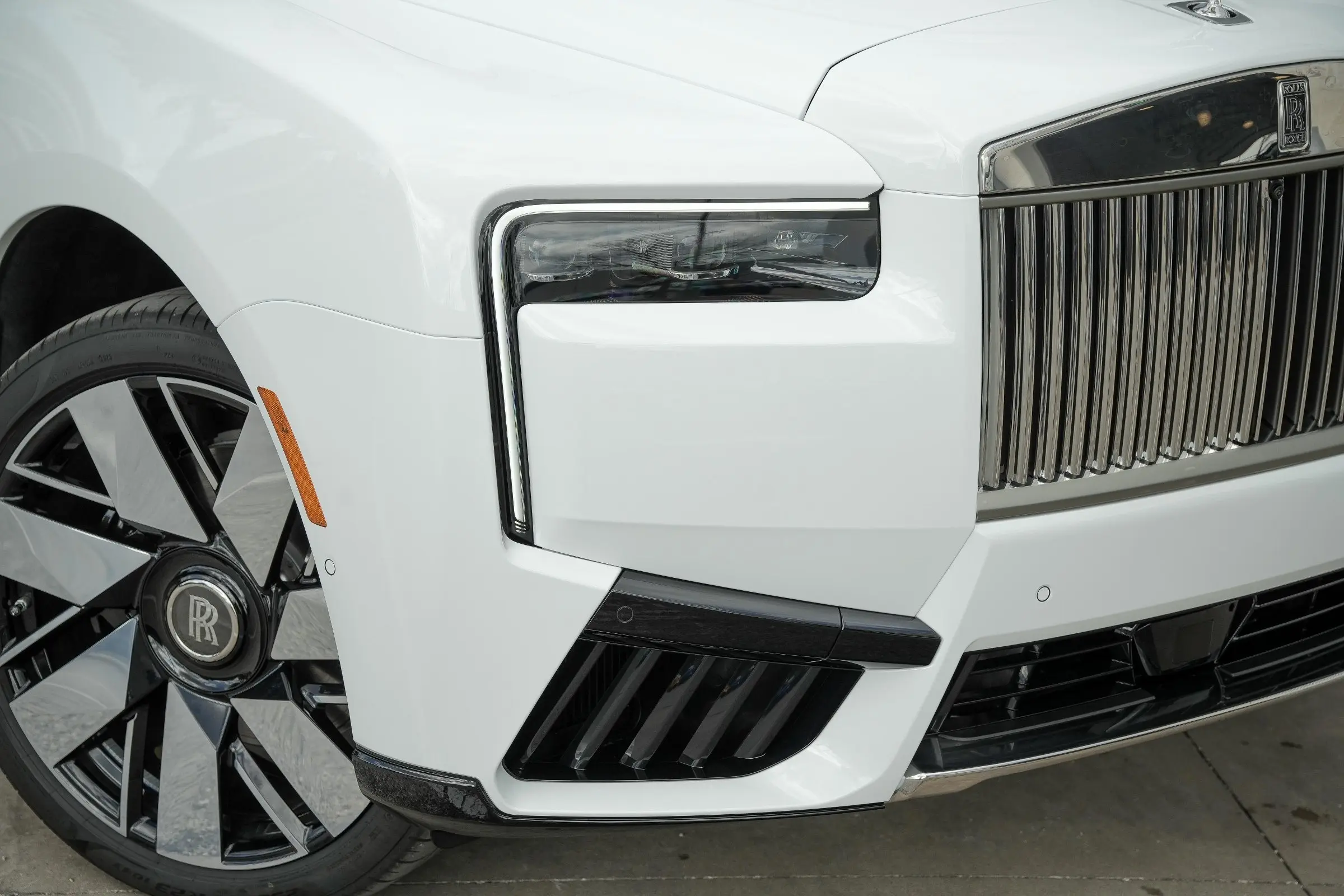 2026 Rolls-Royce Cullinan Base photo 3