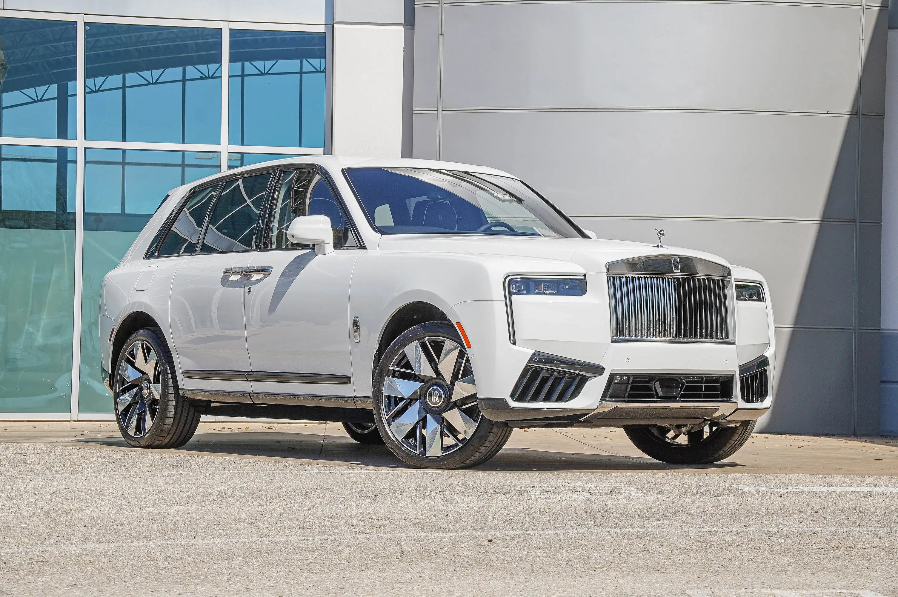 2026 Rolls-Royce Cullinan Base photo 1