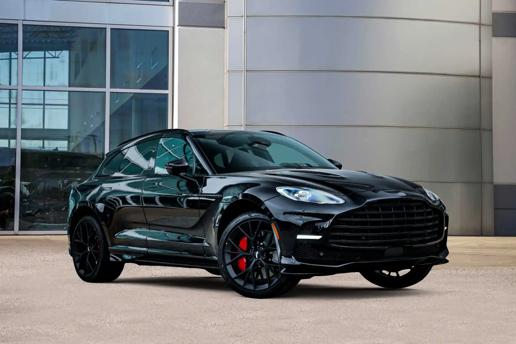 2025 Aston Martin DBX 4.0 V8 707 AWD's photo