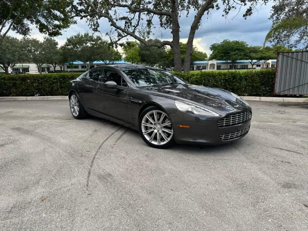 2011 Aston Martin Rapide Luxury photo 4