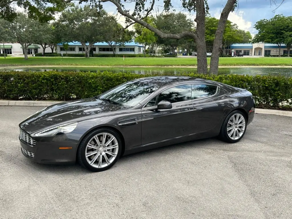 2011 Aston Martin Rapide Luxury photo 3