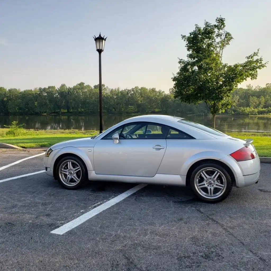 2000 Audi TT COUPE's photo