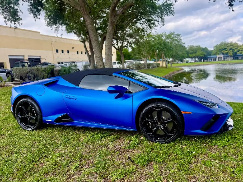 2023 Lamborghini Huracan EVO Spyder's photo