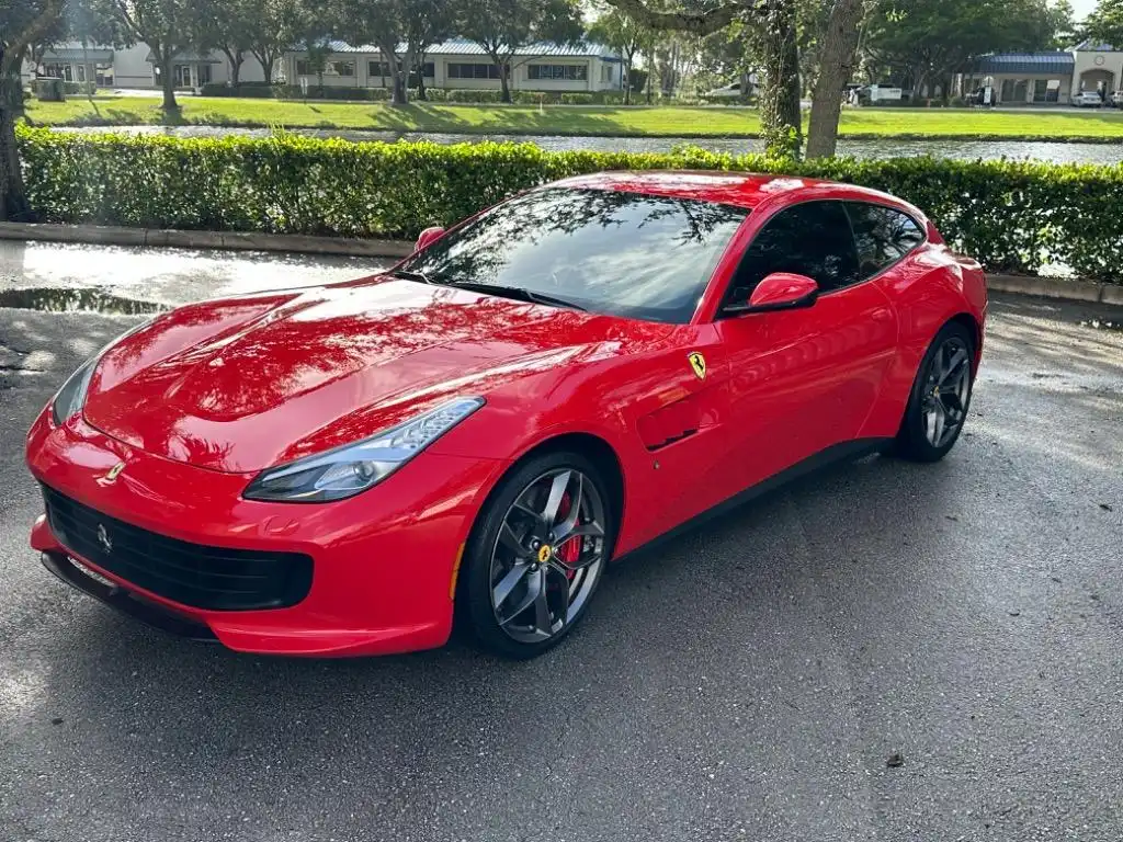 2019 Ferrari GTC4Lusso Base's photo