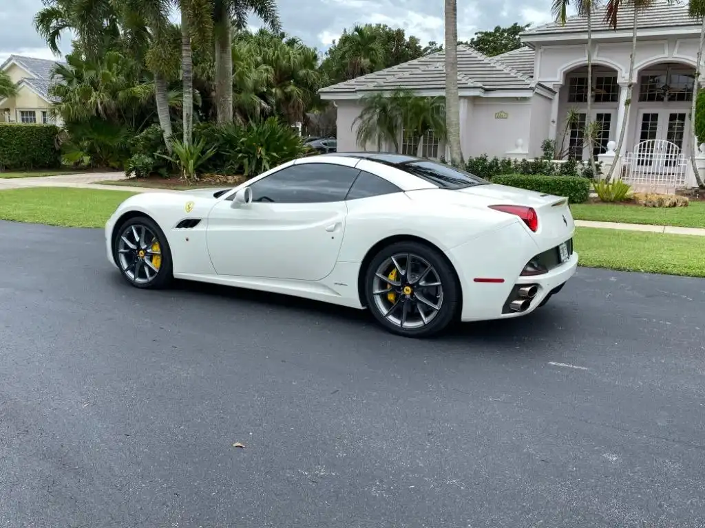 2013 Ferrari California Base's photo