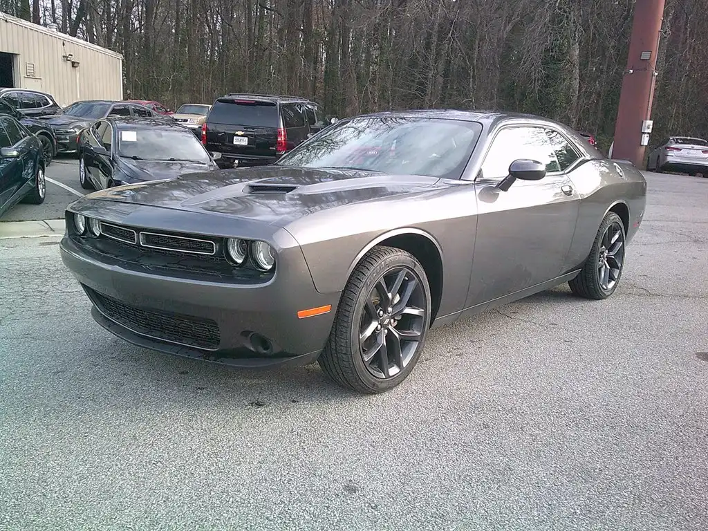 2022 Dodge Challenger SXT Auto's photo