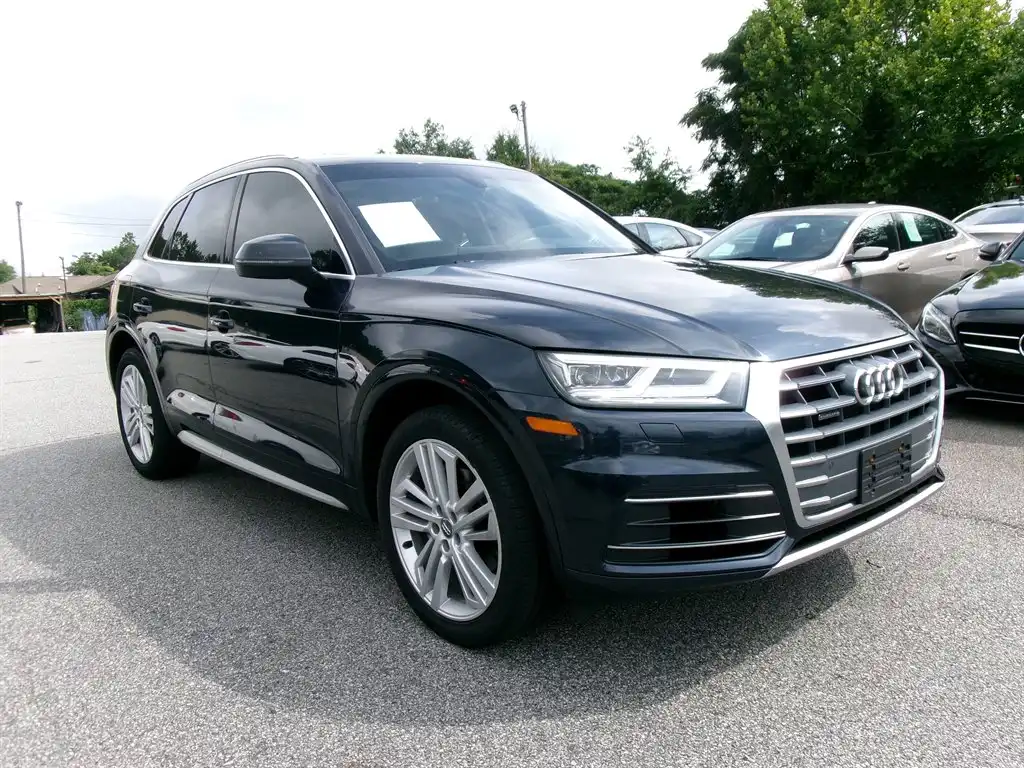 2019 Audi Q5 2.0T quattro S tronic Premium Plus's photo