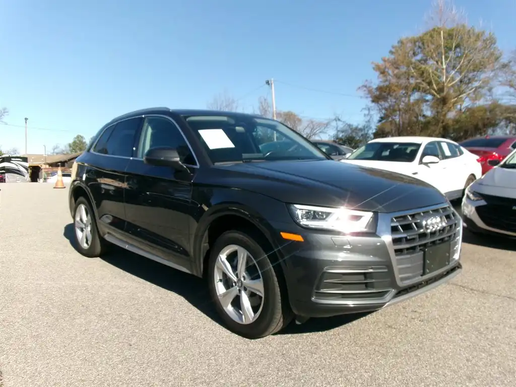 2020 Audi Q5 45 quattro S tronic Premium Plus's photo