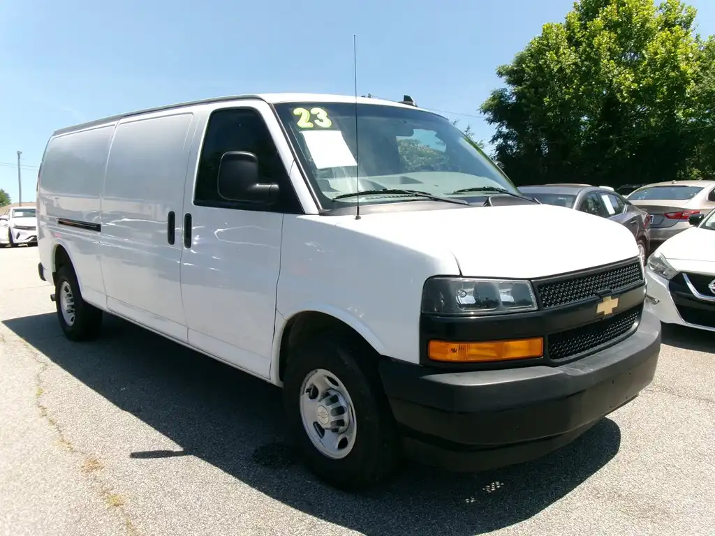 2023 Chevrolet Express 2500 Extended Work Van HD's photo