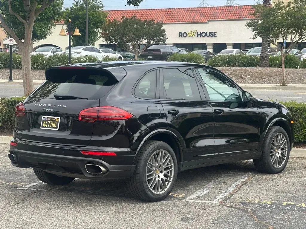 2017 Porsche Cayenne Platinum Edition photo 5