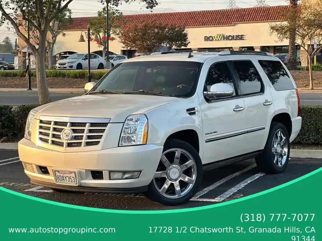 2011 Cadillac Escalade AWD Premium's photo