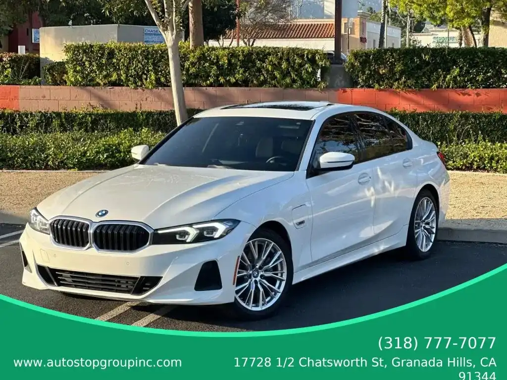 2023 BMW 3 Series 330e Sedan's photo