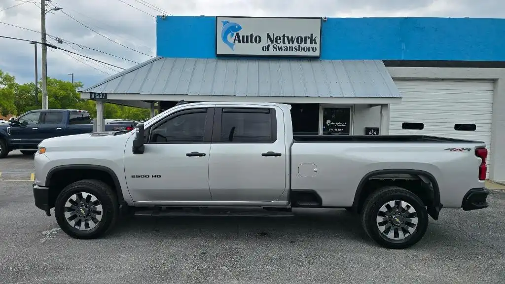 2021 Chevrolet Silverado HD Custom 4WD Crew Cab Long Box's photo