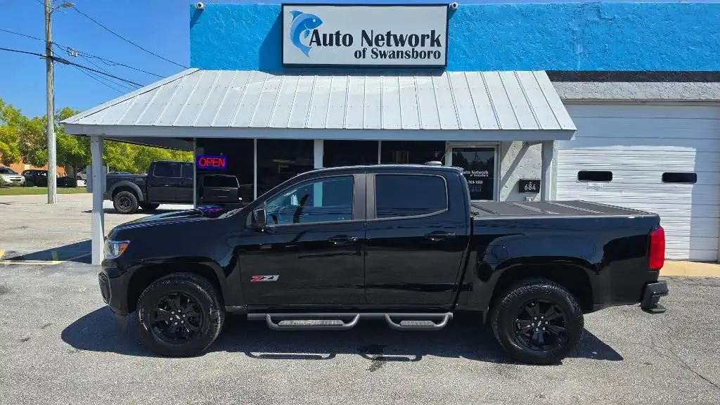 2022 Chevrolet Colorado Z71 4WD Crew Cab Short Box's photo