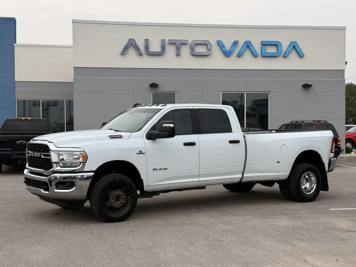 2024 RAM 3500 Big Horn 4X4 Crew Cab LWB's photo