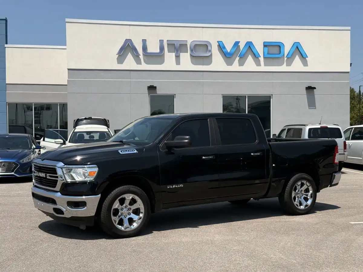 2020 RAM 1500 Big Horn/Lone Star 4x4 Crew Cab 5'7's photo