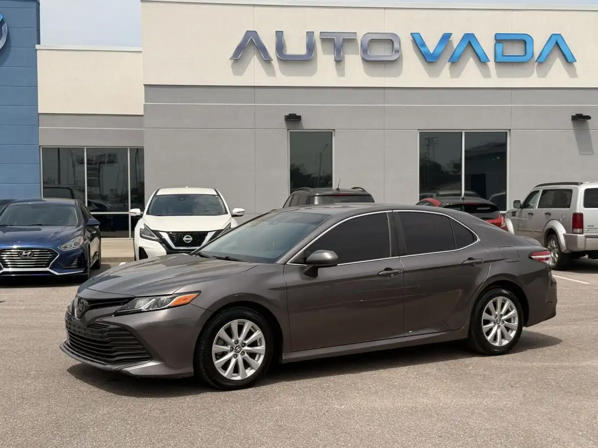 2019 Toyota Camry 2.5 Auto LE's photo
