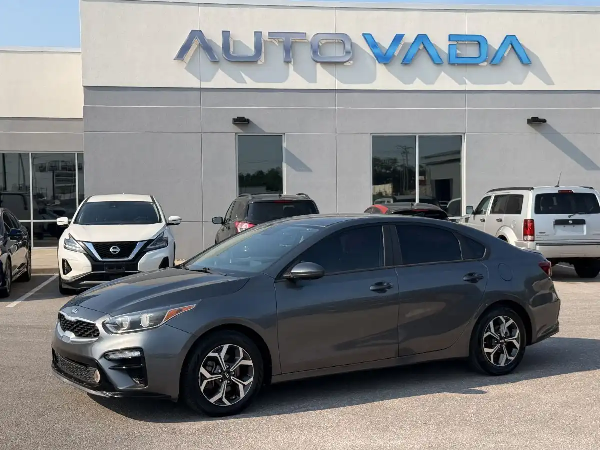 2020 Kia Forte LXS AT's photo
