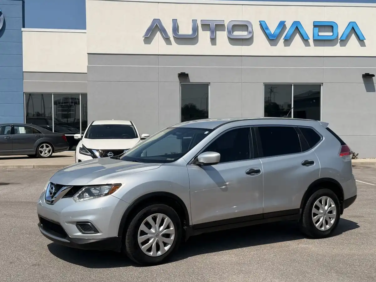 2016 Nissan Rogue S FWD's photo
