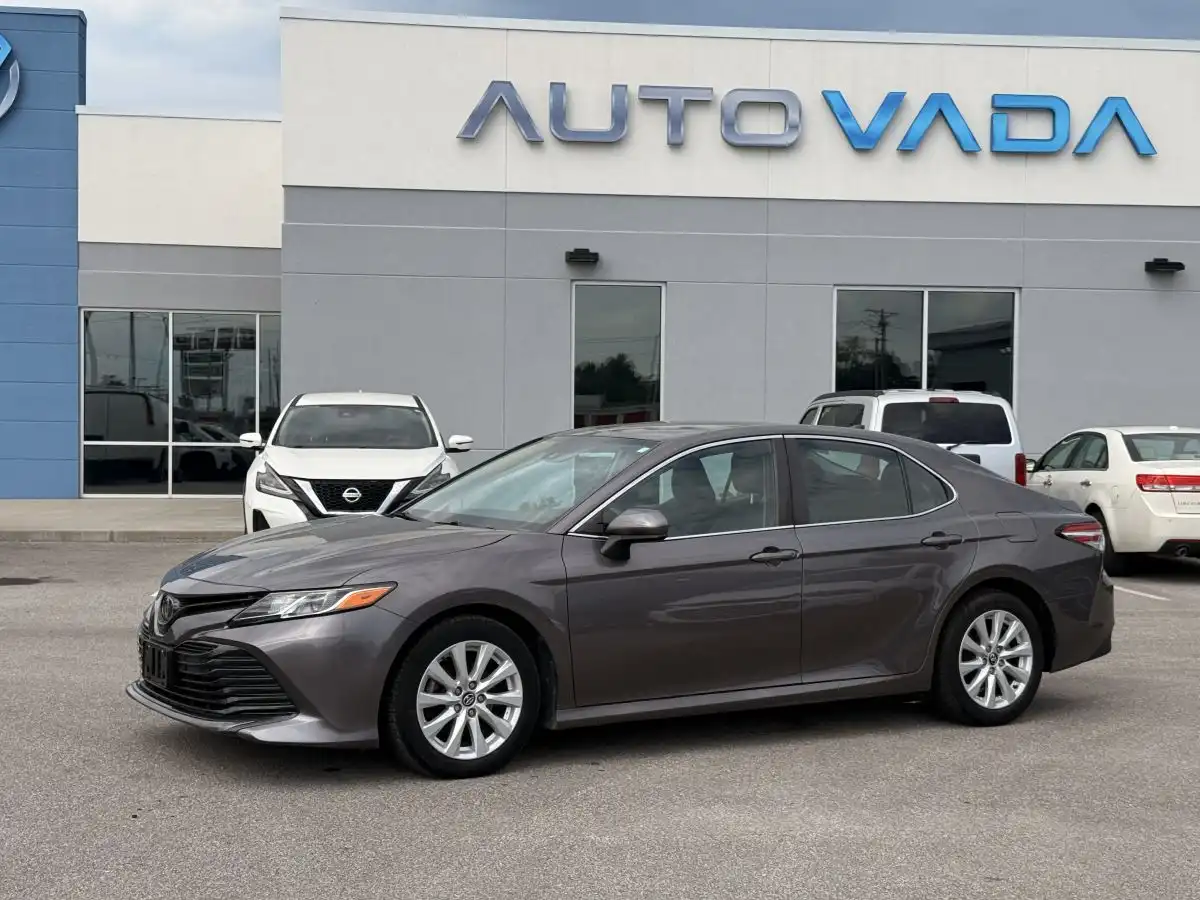 2020 Toyota Camry 2.5 Auto LE's photo