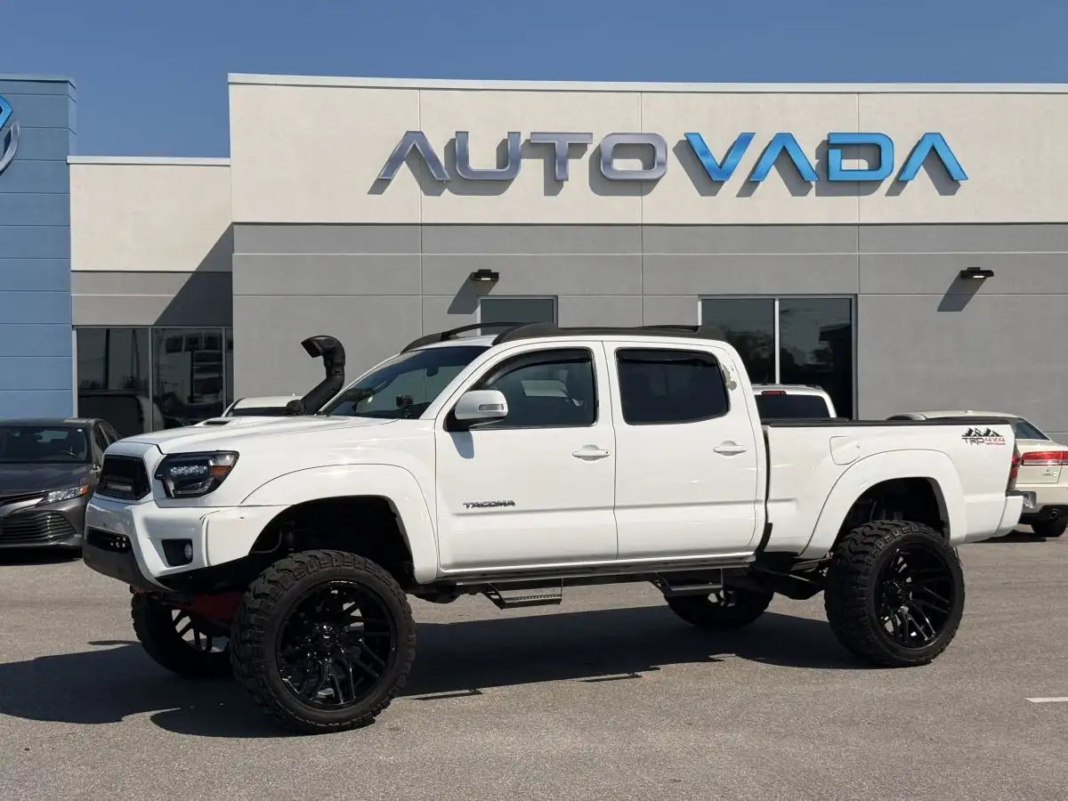 2015 Toyota Tacoma 4WD Double Cab V6 AT Long Bed's photo