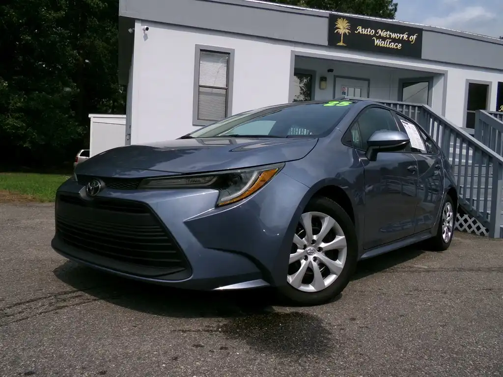 2025 Toyota Corolla LE CVT's photo