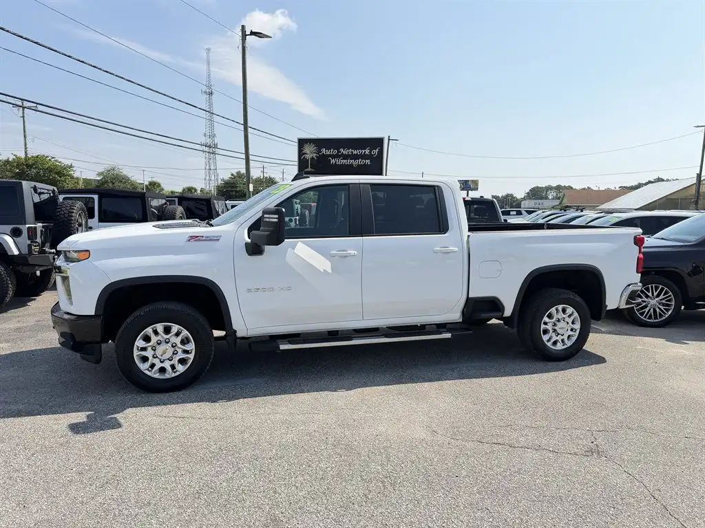 2023 Chevrolet Silverado HD LT 4WD Crew Cab Long Box's photo