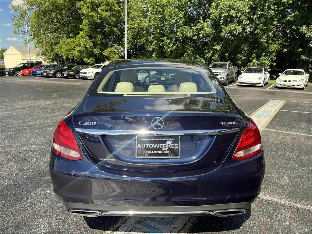 2017 Mercedes-Benz C-Class C300 4MATIC photo 4