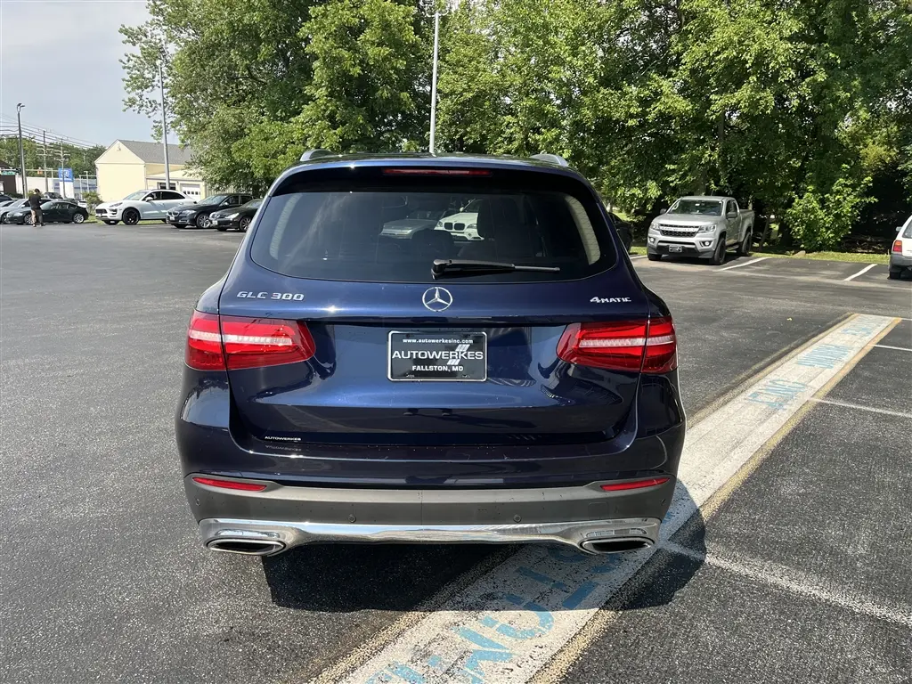 2018 Mercedes-Benz GLC GLC300 4MATIC photo 4