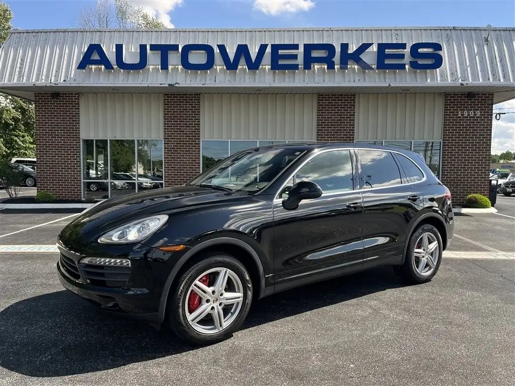 2013 Porsche Cayenne S photo 1