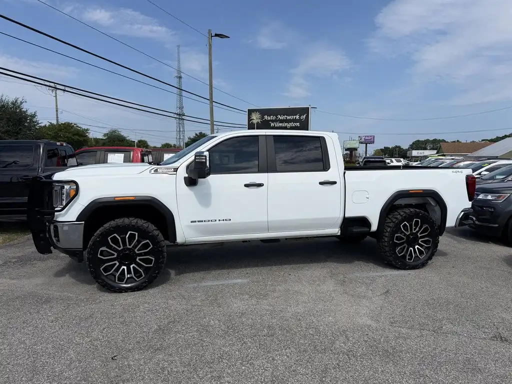 2023 GMC Sierra Pro 4WD Crew Cab Standard Box's photo