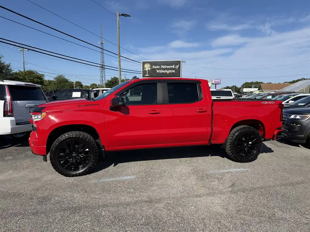 2022 Chevrolet Silverado 1500 RST 4WD Crew Cab Short Box's photo