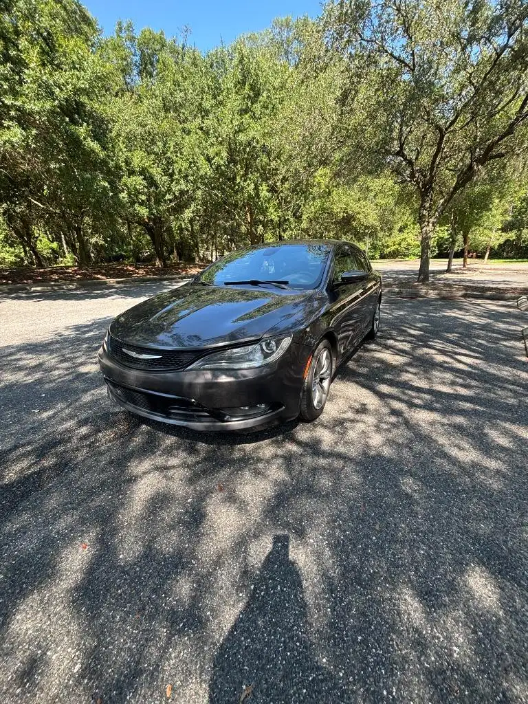 2015 Chrysler 200 S's photo