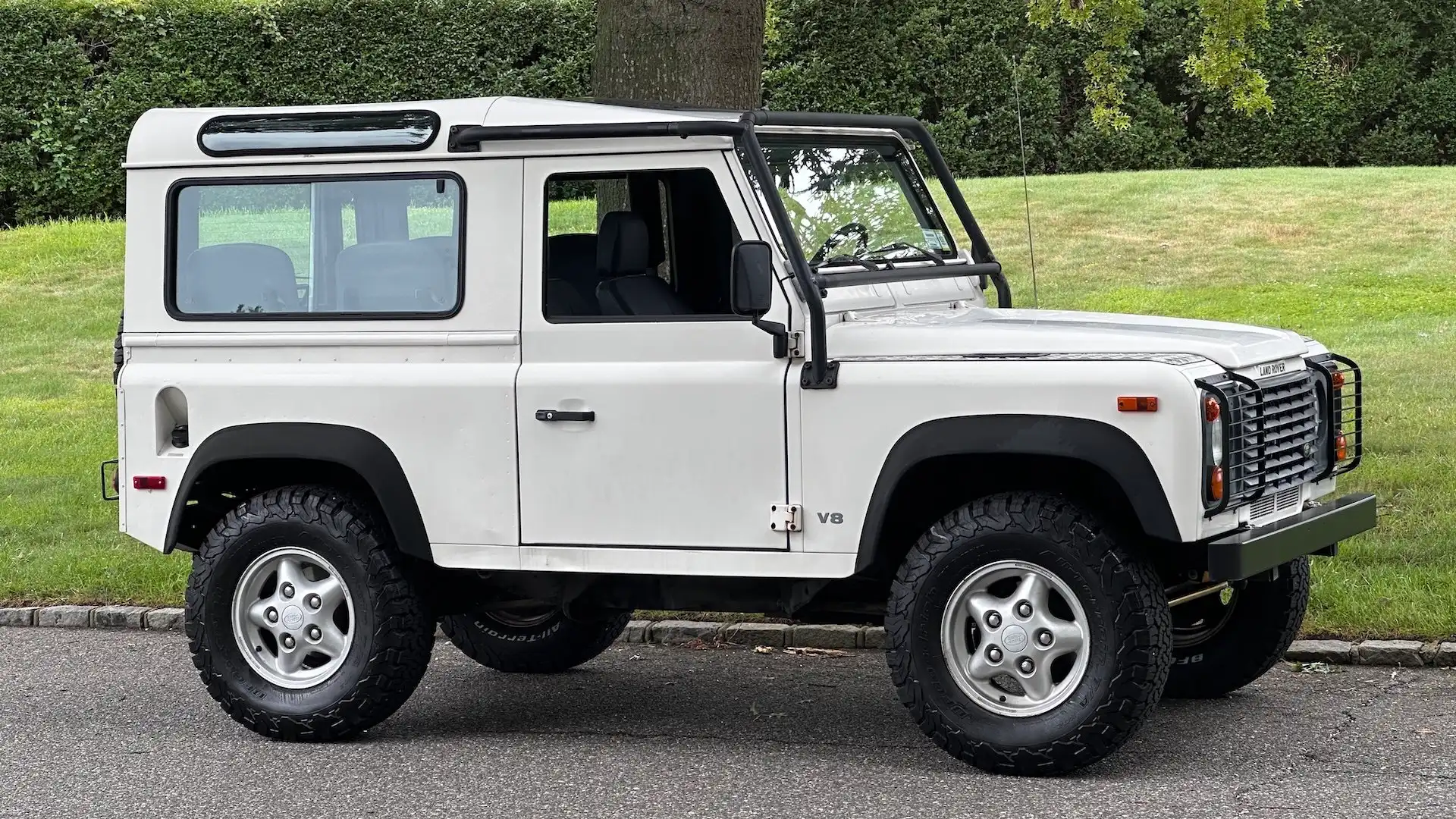 1997 Land Rover Defender STATION WAGON's photo