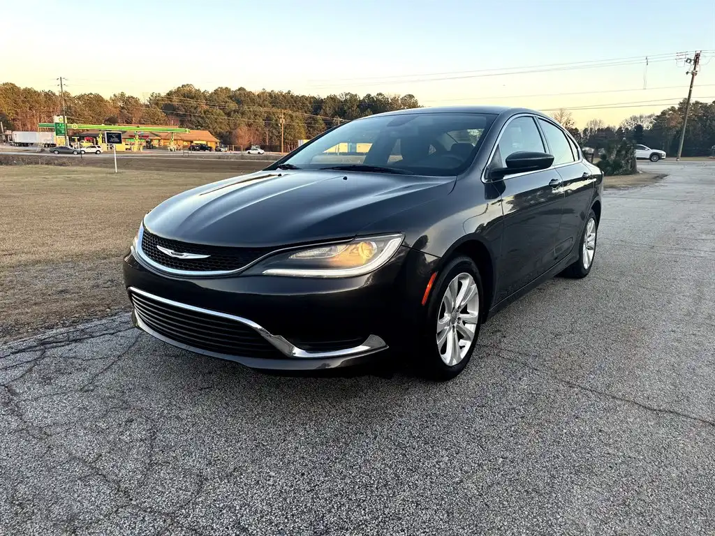 2015 Chrysler 200 Limited's photo