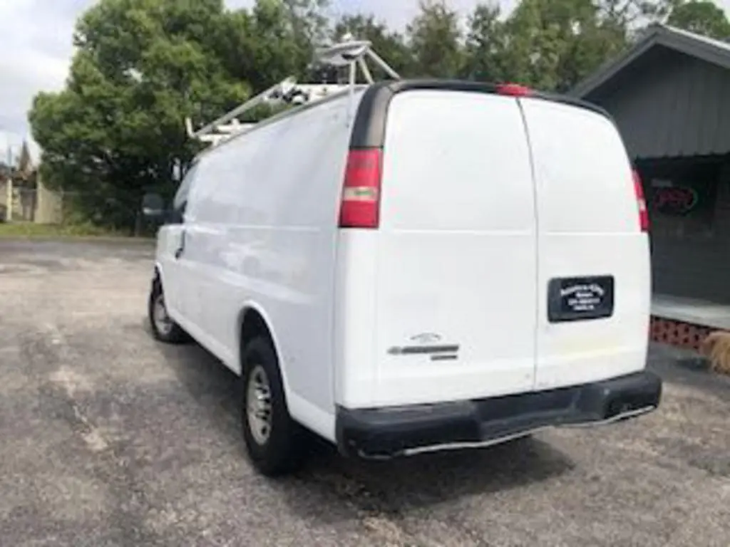 2012 Chevrolet Express Work Van HD 2500 photo 4