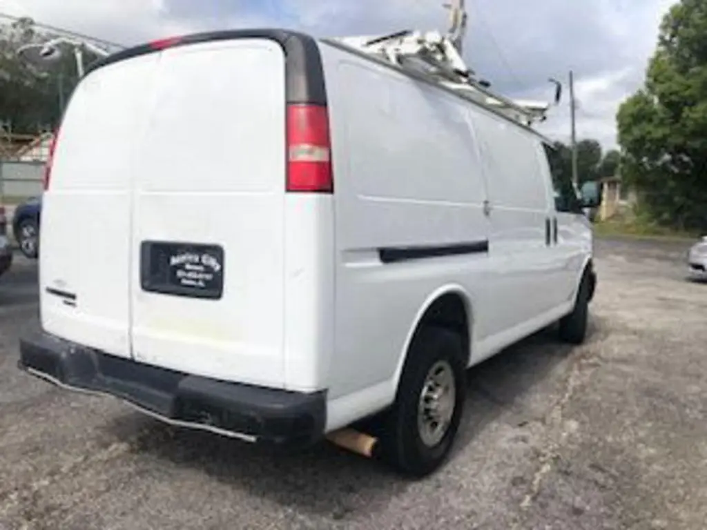 2012 Chevrolet Express Work Van HD 2500 photo 3