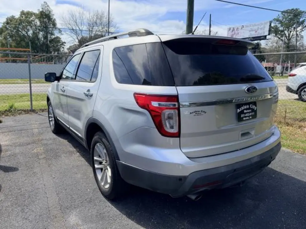 2014 Ford Explorer XLT photo 4