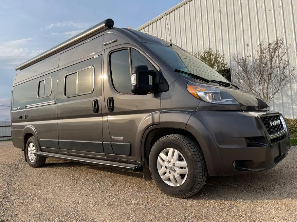 2016 Chevrolet Express 3500 Extended Work Van photo 3