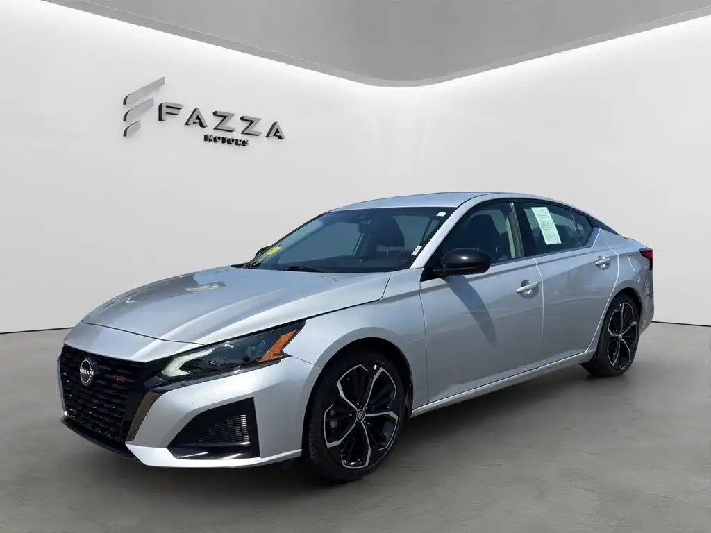 2024 Nissan Altima 2.5 SR's photo