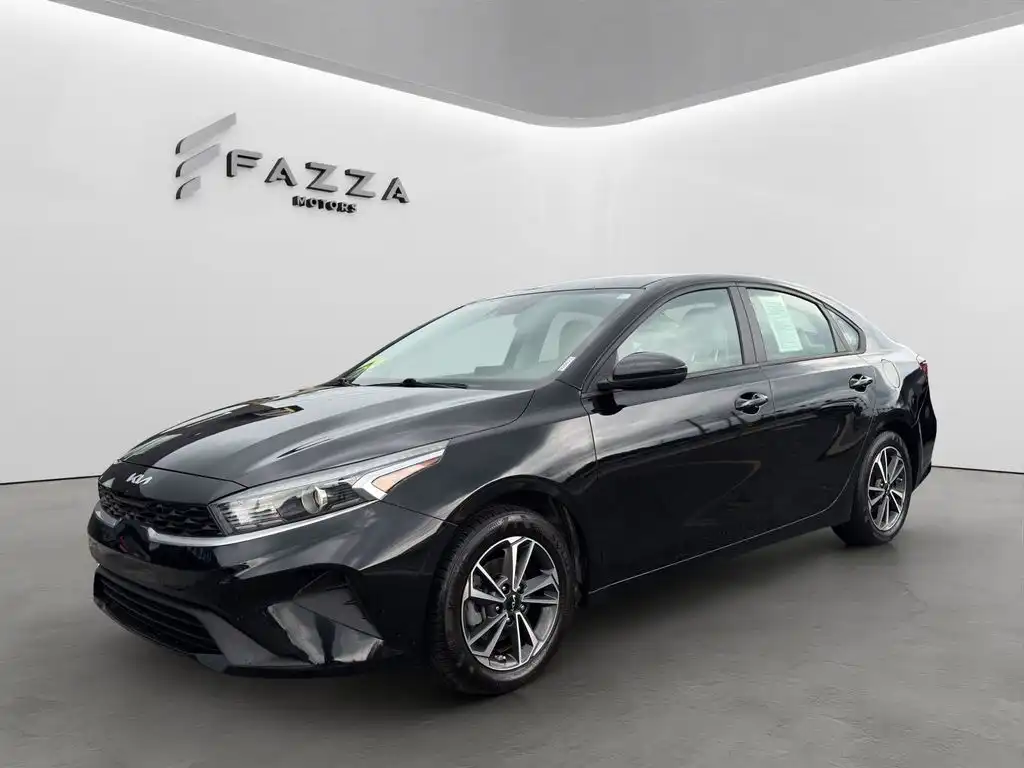 2022 Kia Forte LXS AT's photo