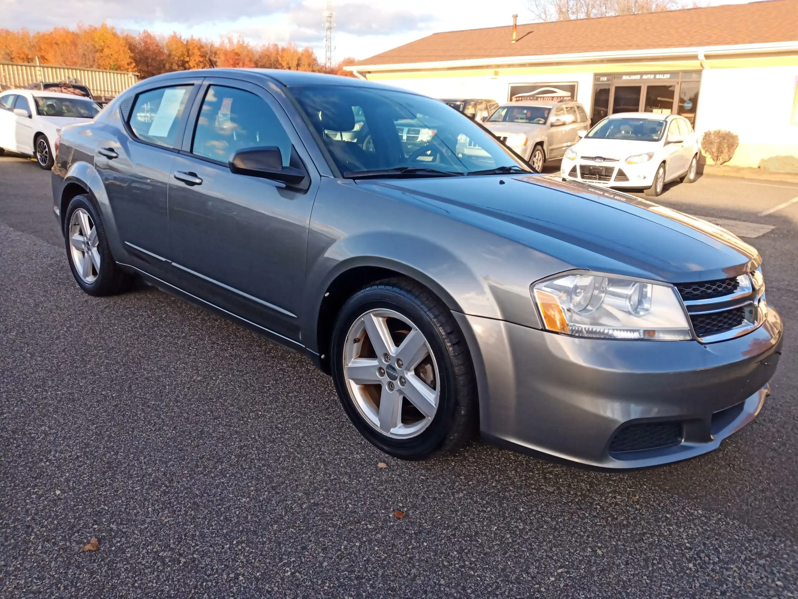 2013 Dodge Avenger SE's photo