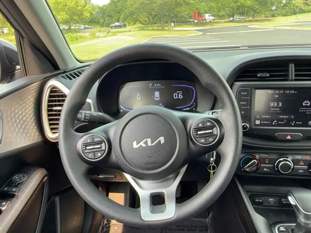 2025 Kia Soul 2.0L LX IVT's photo
