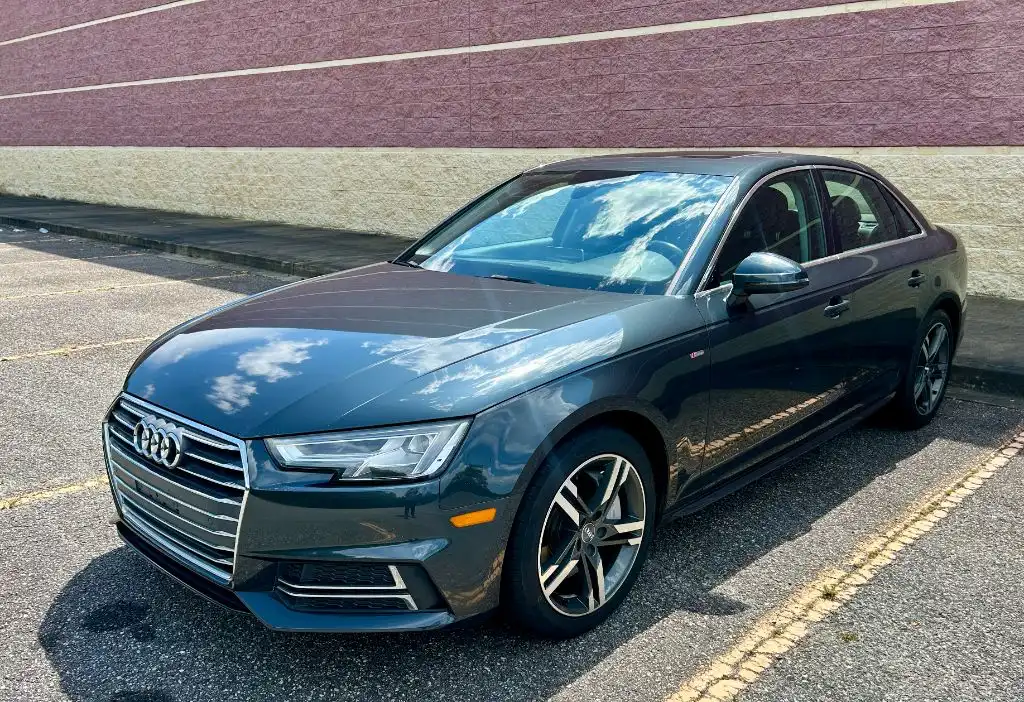 2017 Audi A4 2.0T FWD S tronic Premium Plus's photo