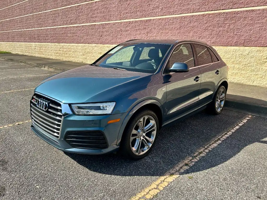 2016 Audi Q3 2.0T Prestige quattro Tiptronic's photo